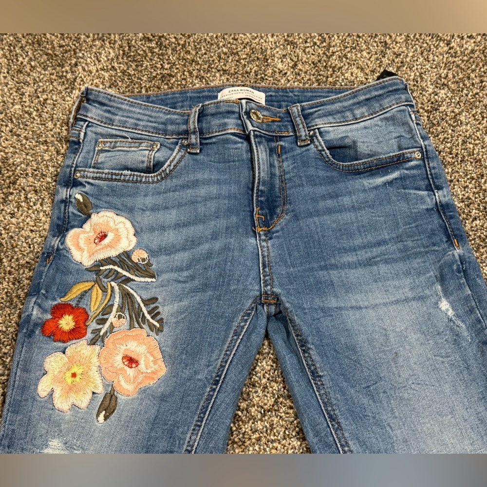 Zara Women Premium Denim: Floral Embroidered Skinny Distressed Jeans Size 4/27L - Picture 6 of 13